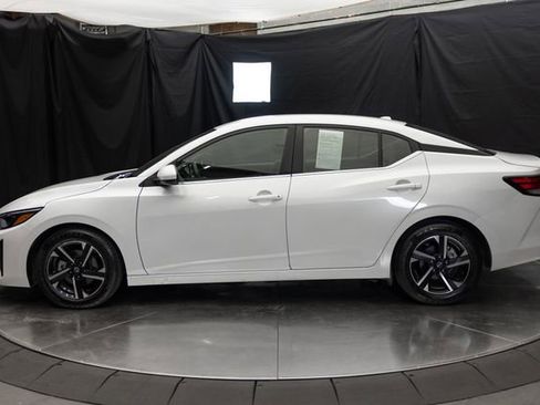 Used 2024 Nissan Sentra SV FWD image 7