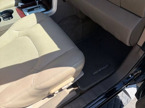 Used 2012 Nissan Pathfinder LE RWD image 40