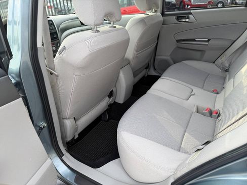 Used 2013 Subaru Forester 2.5X Premium w/ Popular Pkg 3 AWD/4WD image 13