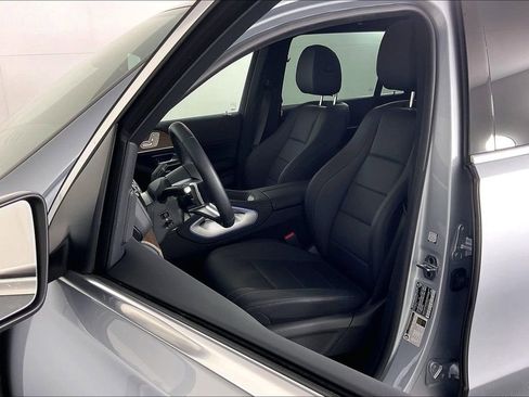 New 2025 Mercedes-Benz GLS 450 4MATIC image 9
