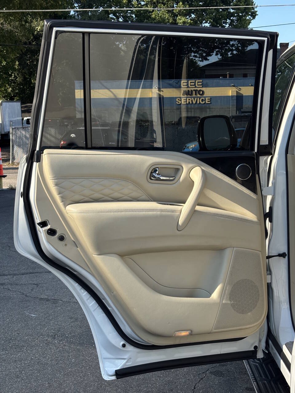 Used 2019 INFINITI QX80 Luxe w/ 22" Wheel Package AWD/4WD image 15
