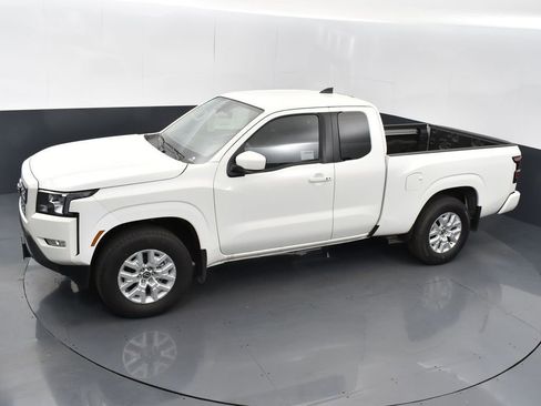 New 2024 Nissan Frontier SV w/ SV Convenience Package image 39