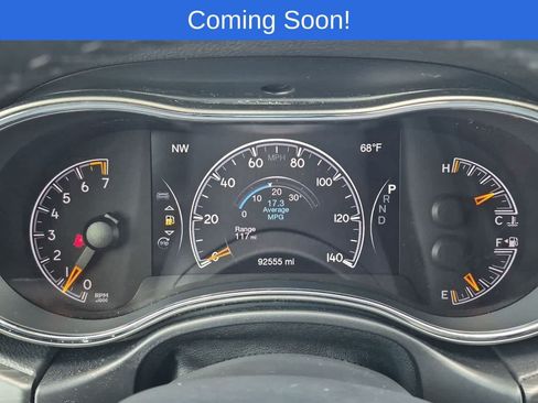 Used 2019 Jeep Grand Cherokee Laredo AWD/4WD image 30