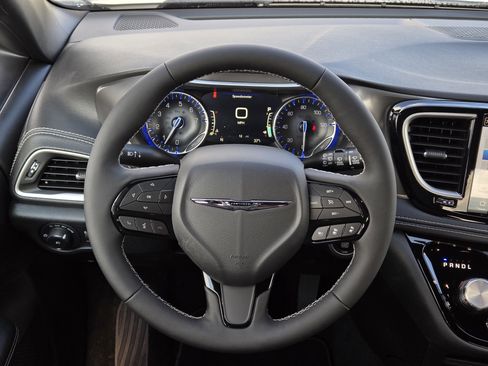 New 2026 Chrysler Pacifica Select w/ S Appearance Package image 19