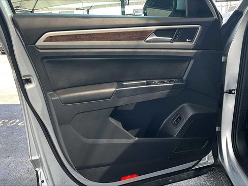 Used 2019 Volkswagen Atlas SEL Premium image 21