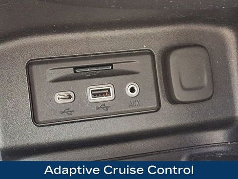 Used 2023 Chevrolet Equinox Premier AWD/4WD image 17