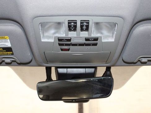 Used 2017 Toyota Highlander Limited Platinum image 23