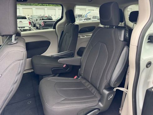 Used 2023 Chrysler Voyager LX FWD image 20