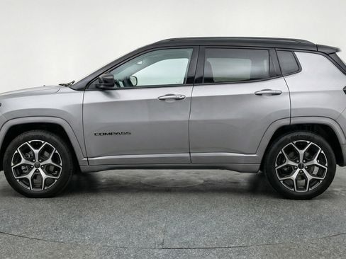 Used 2025 Jeep Compass Limited image 5