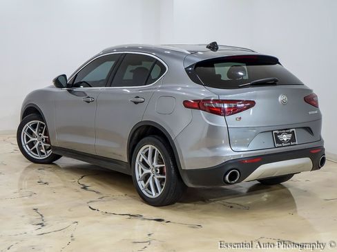 Used 2018 Alfa Romeo Stelvio AWD image 10