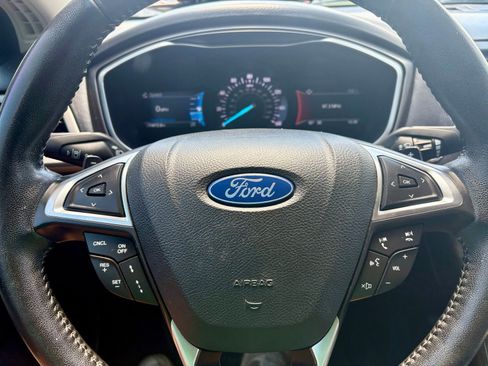 Used 2019 Ford Fusion SE w/ Equipment Group 151A FWD image 15