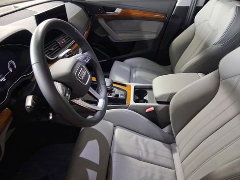 Used 2023 Audi Q5 e Premium Plus image 12