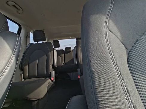 Used 2023 Chrysler Voyager LX image 27