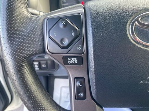Used 2019 Toyota Tacoma TRD Sport AWD/4WD image 16