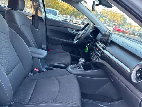 Used 2020 Kia Forte LXS FWD image 13