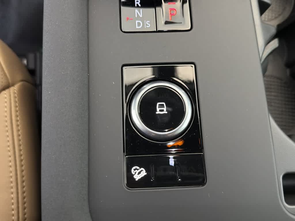 New 2026 Land Rover Discovery Limited Edition AWD/4WD image 19