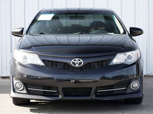 Used 2014 Toyota Camry SE image 6