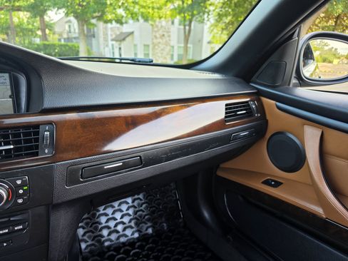 Used 2012 BMW 335i Convertible RWD image 22