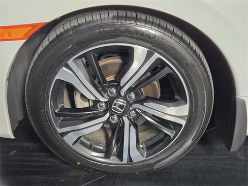 Used 2016 Honda Civic Touring image 12