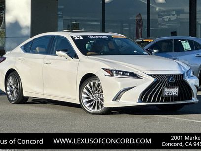 Certified 2023 Lexus ES 300h w/ Accessory Package (Z1)