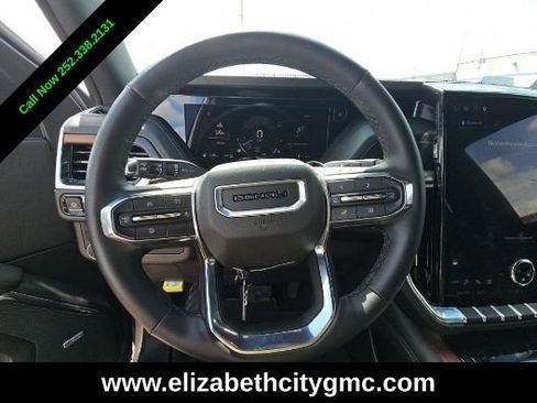 Used 2025 GMC Yukon Denali AWD/4WD image 4