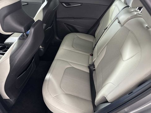 Used 2023 Kia Niro EX image 23