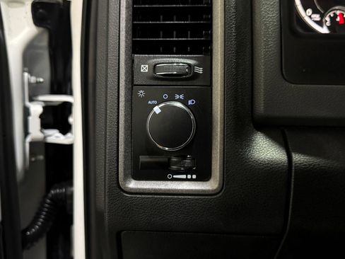 Used 2018 RAM 3500 Tradesman w/ Chrome Appearance Group image 22