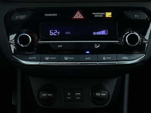 Used 2019 Hyundai Ioniq Hatchback 4D image 20