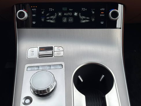 New 2026 Genesis GV70 2.5T Advanced AWD/4WD image 11