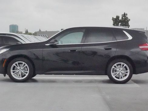 Used 2025 BMW X3 xDrive30i w/ Convenience Package image 4