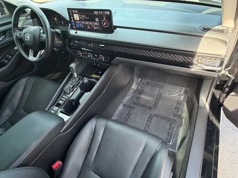 Used 2023 Honda Accord Touring image 13