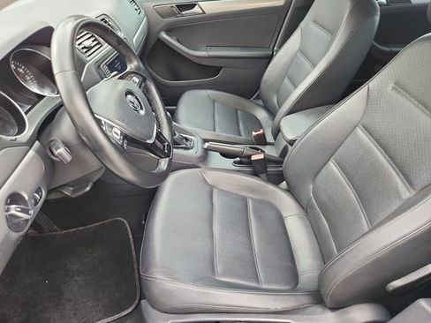 Used 2017 Volkswagen Jetta SE FWD image 19