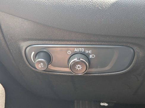Used 2024 Chevrolet Equinox LT FWD image 30