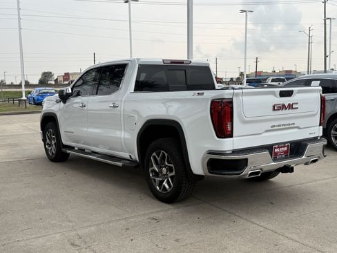 Used 2026 GMC Sierra 1500 SLT image 5