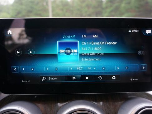 Used 2021 Mercedes-Benz GLC 300 image 11