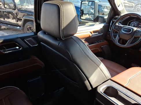 Used 2024 GMC Sierra 2500 Denali Ultimate w/ Snow Plow Prep/Camper Package image 13