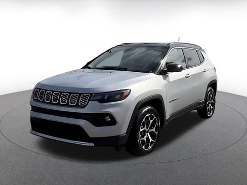 Used 2025 Jeep Compass Limited image 9