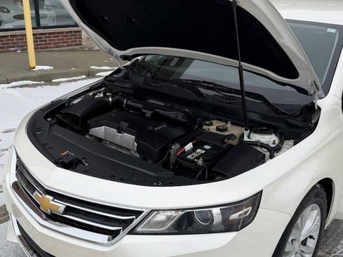 Used 2014 Chevrolet Impala LT w/ Convenience Package image 32