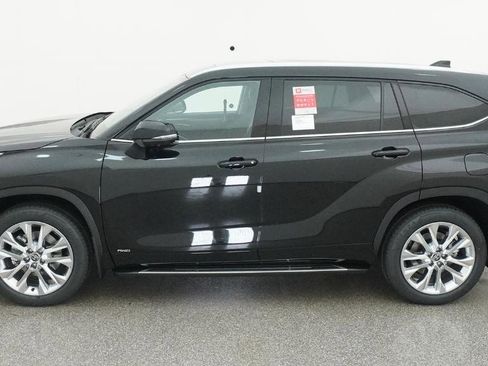 New 2026 Toyota Highlander Limited AWD/4WD image 2