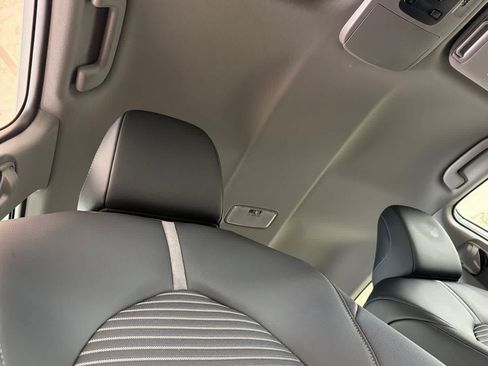 Used 2022 Toyota Camry SE w/ Carpet Mat Package (TMS) FWD image 16