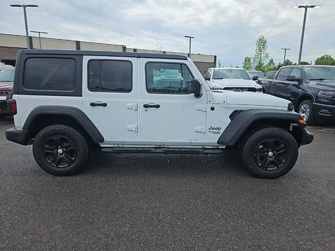 Used 2019 Jeep Wrangler Unlimited Sport S image 8