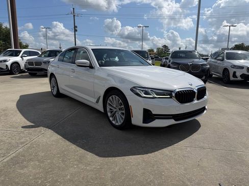 Certified 2023 BMW 530i w/ Convenience Package RWD image 3