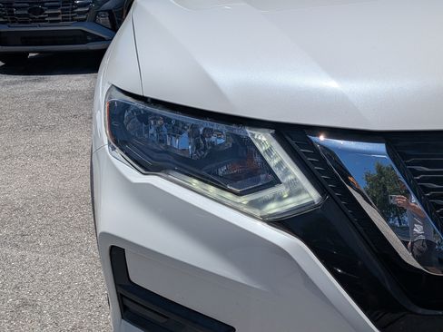 Used 2020 Nissan Rogue SV FWD image 9