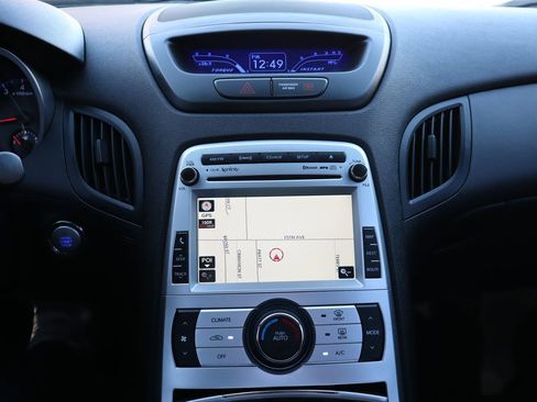 Used 2010 Hyundai Genesis 3.8 image 34