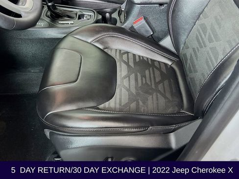 Used 2022 Jeep Cherokee Latitude image 23
