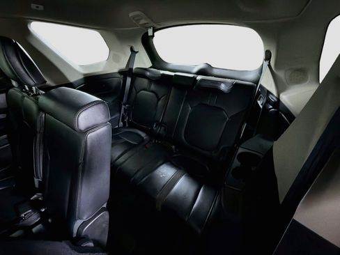 Used 2025 Honda Pilot Touring image 36