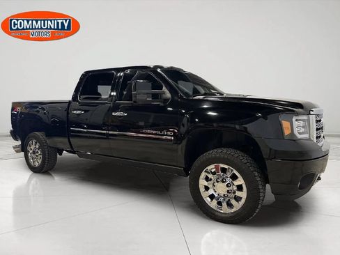 Used 2012 GMC Sierra 2500 Denali w/ Suspension Package, Off-Road AWD/4WD image 9