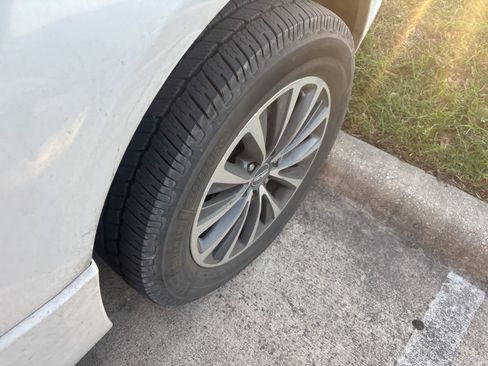 Used 2016 Lincoln Navigator L Select RWD image 12