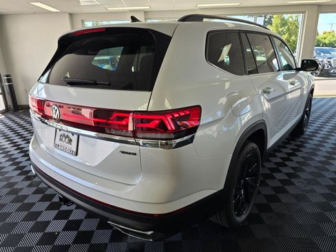 New 2026 Volkswagen Atlas SE AWD/4WD image 3