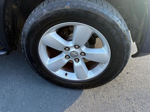 Used 2013 RAM 1500 Express image 36